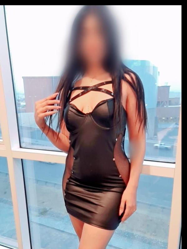 Experience Unforgettable Moments with Scarlett Love by Your Side