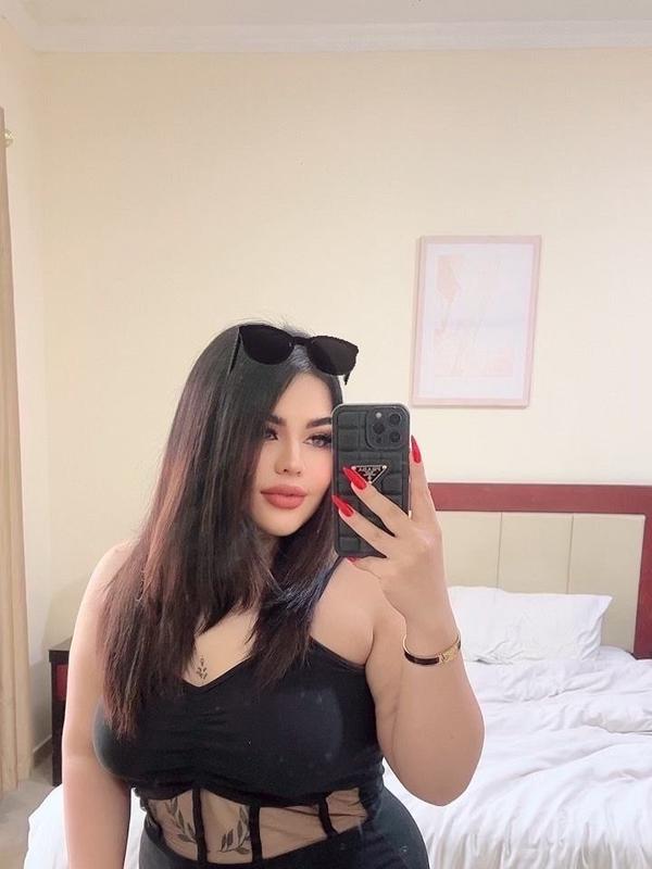 Experience Unforgettable Moments with Stella Aurora by Your Side 2 Mis Fotos